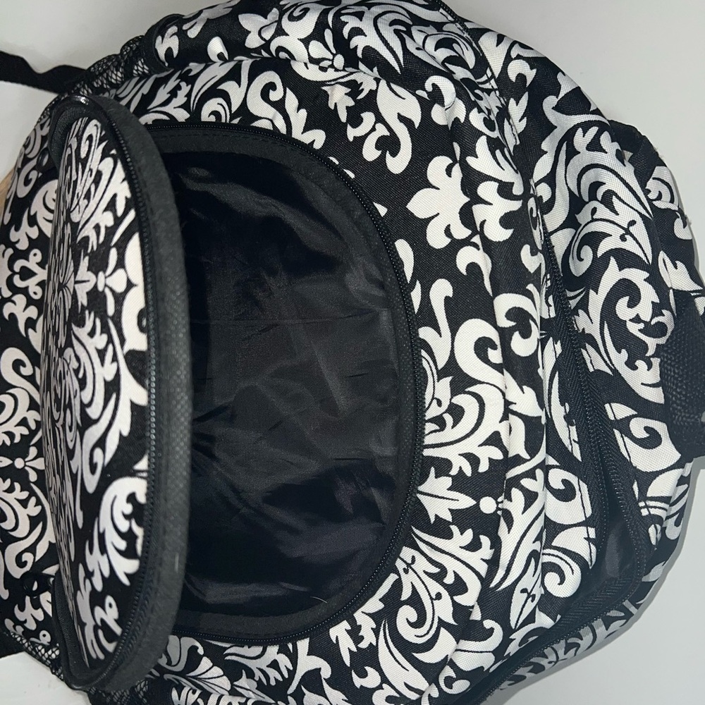 Trendy backpack - Picture 3 of 5